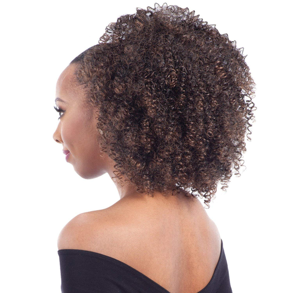 FreeTress Equal ponytail 1B curl-detail showcasing long-lasting curl retention and smooth glide.
