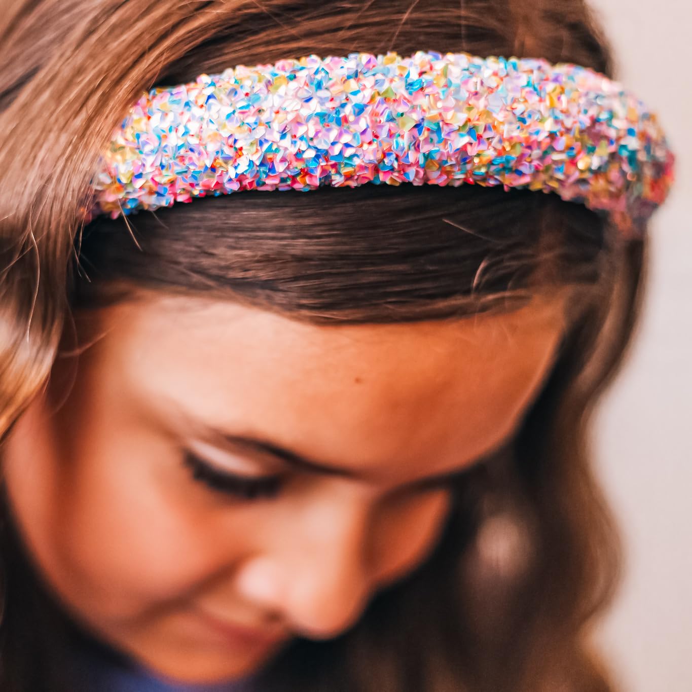 FROG SAC Dress-Up Accessory elevates outfits with glittering sparkle.
