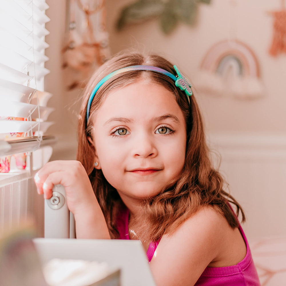 FROG SAC headband helps keep hair away during class or school events.