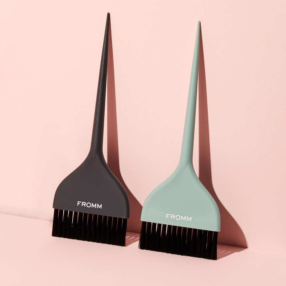 Fromm Color Studio bristle tension closeup showing firm control