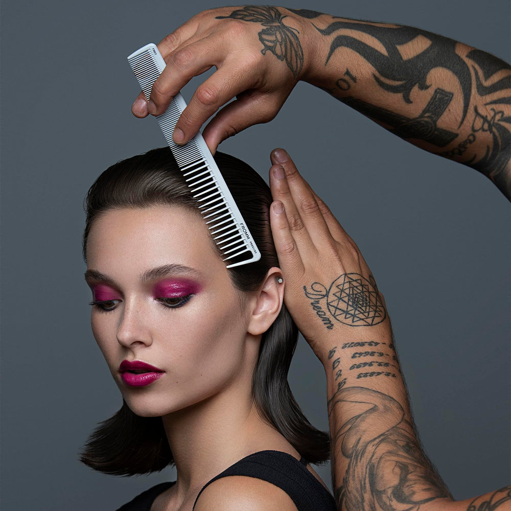 Fromm F3022 ProGlide ceramic-infused design demonstrates anti-static behavior and heat resistance.