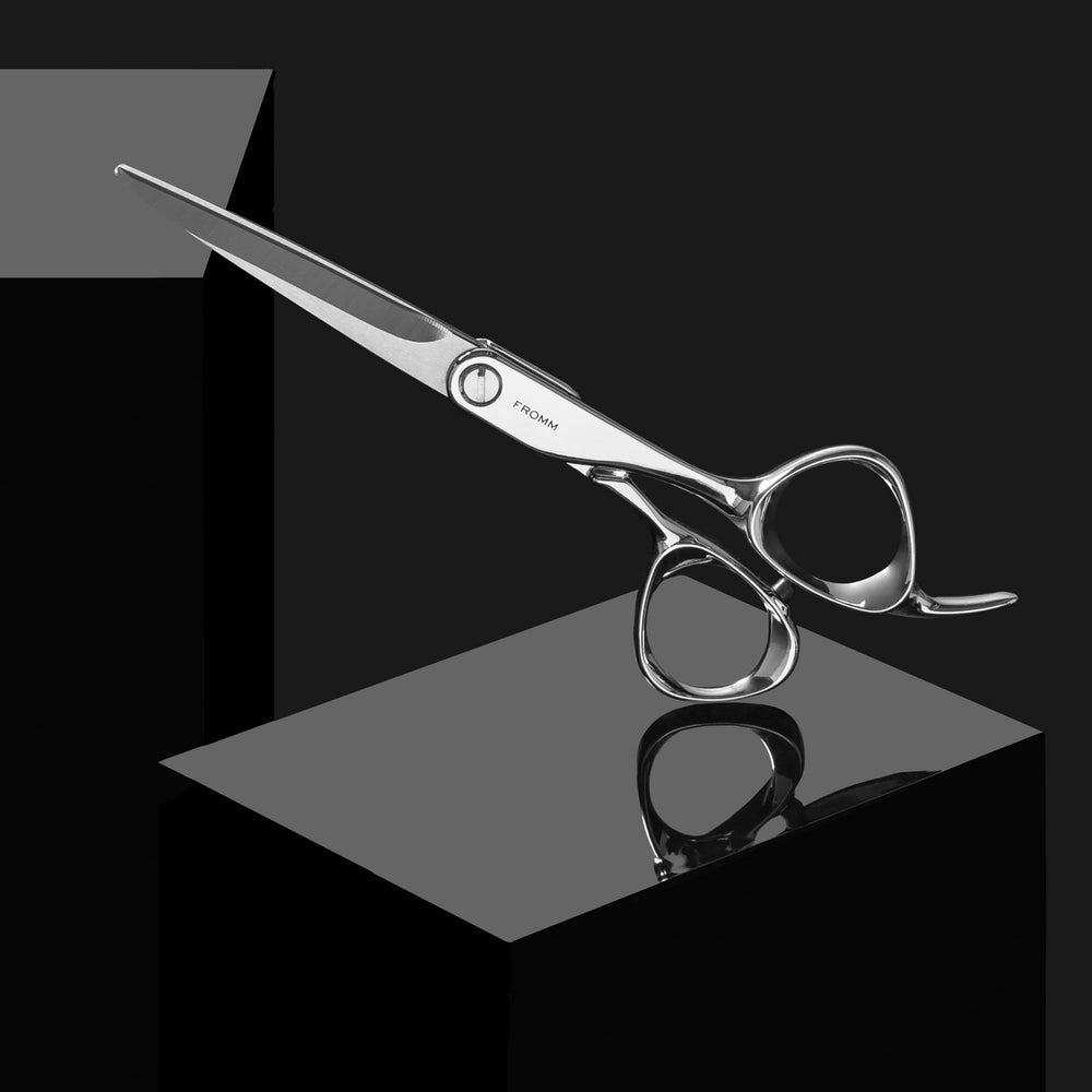 Fromm Explore ergonomic semi-offset handle close-up demonstrating reduced fatigue