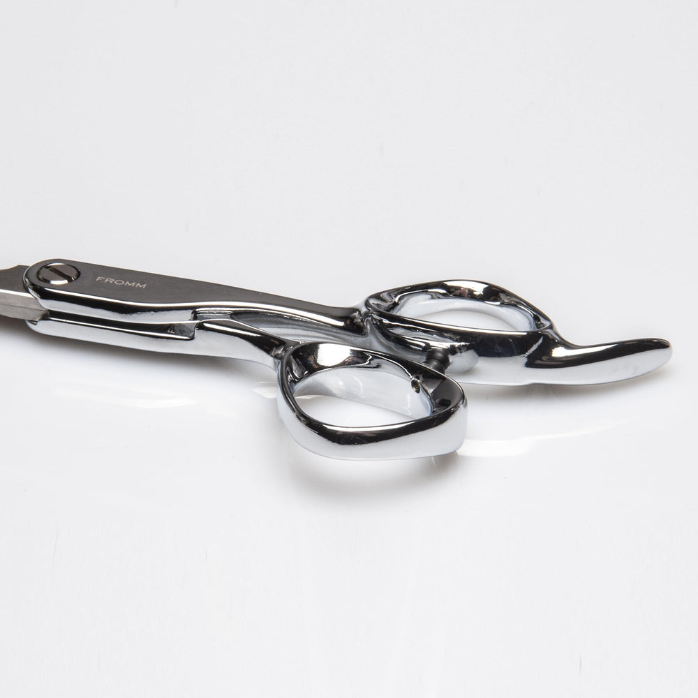Fromm Explore wet and dry use close-up illustrating versatile performance