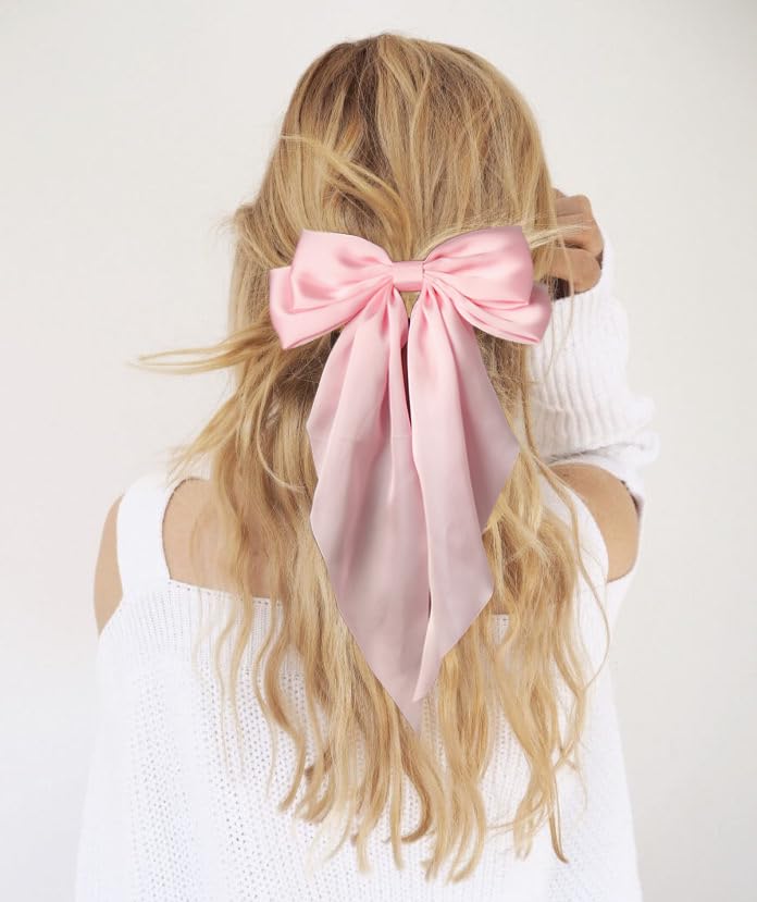 Furling Pompoms long-tail alligator clip for secure grip on curly or layered hair