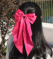 Furling Pompoms pack of 9 bows offers color variety for versatile looks.