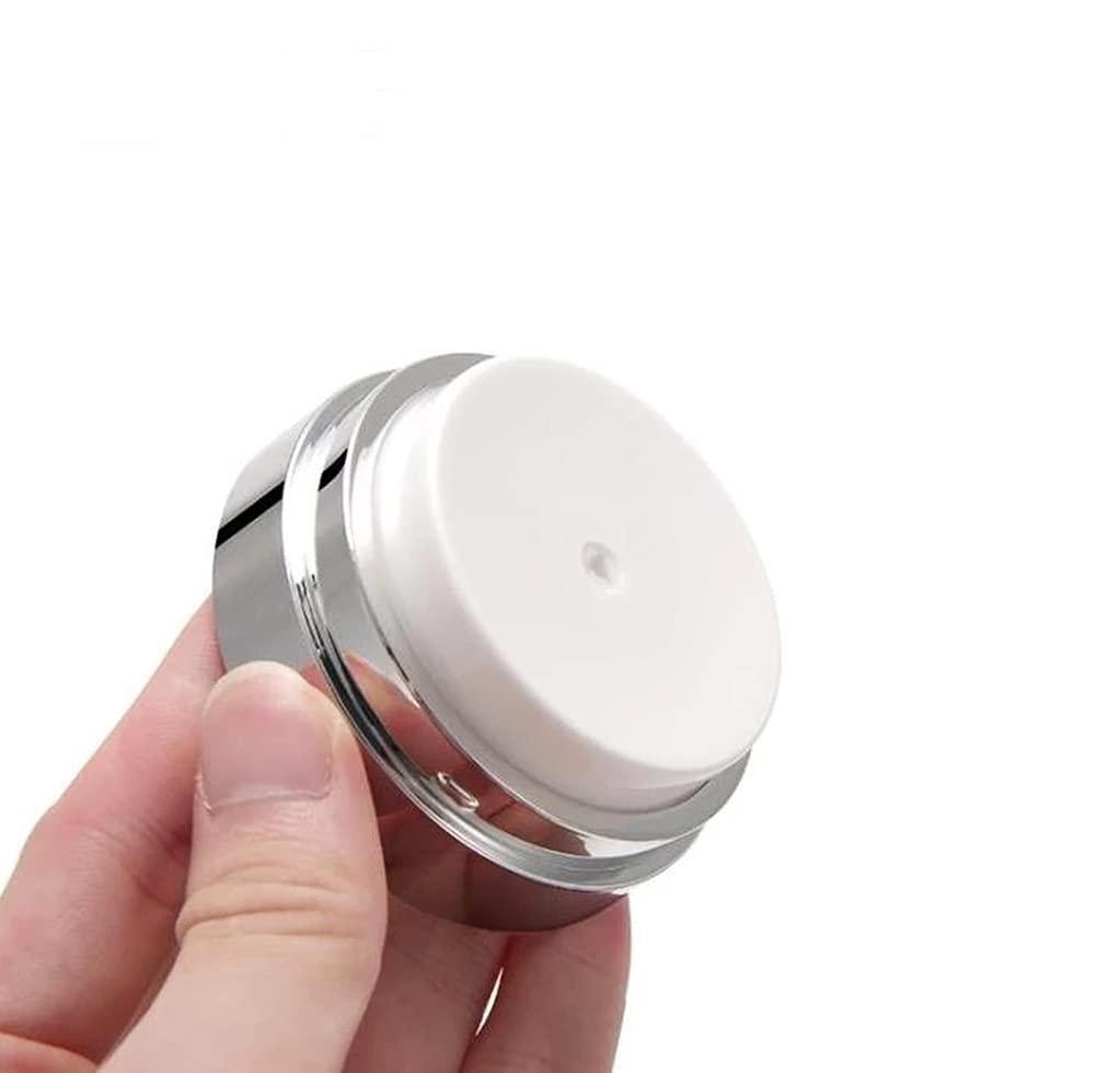 Furnido airless-pump-jar-dispense-action shows clean, mess-free dispensing.