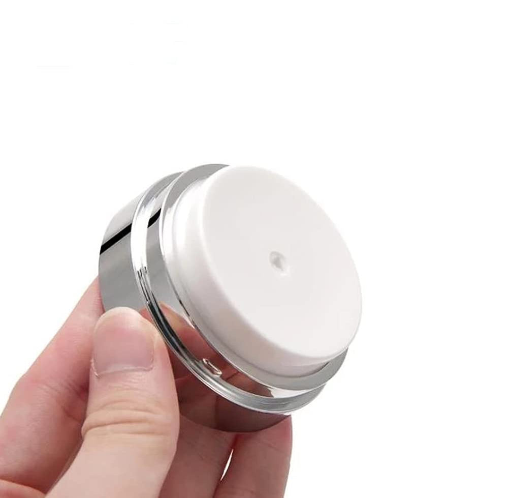 Furnido airless-pump-jar-dispense-action shows clean, mess-free dispensing.