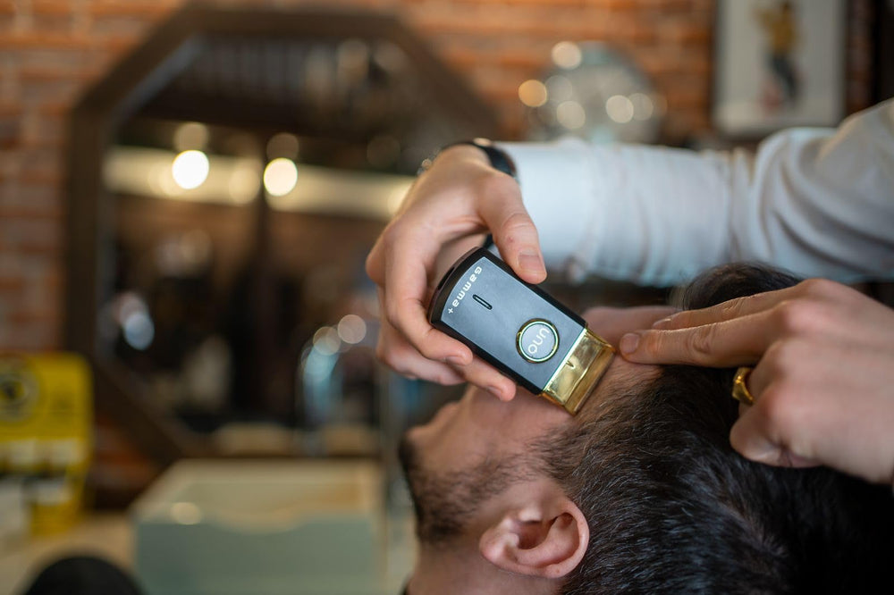 GAMMA+ Uno Mini in use on the face demonstrating precise short-stubble shave