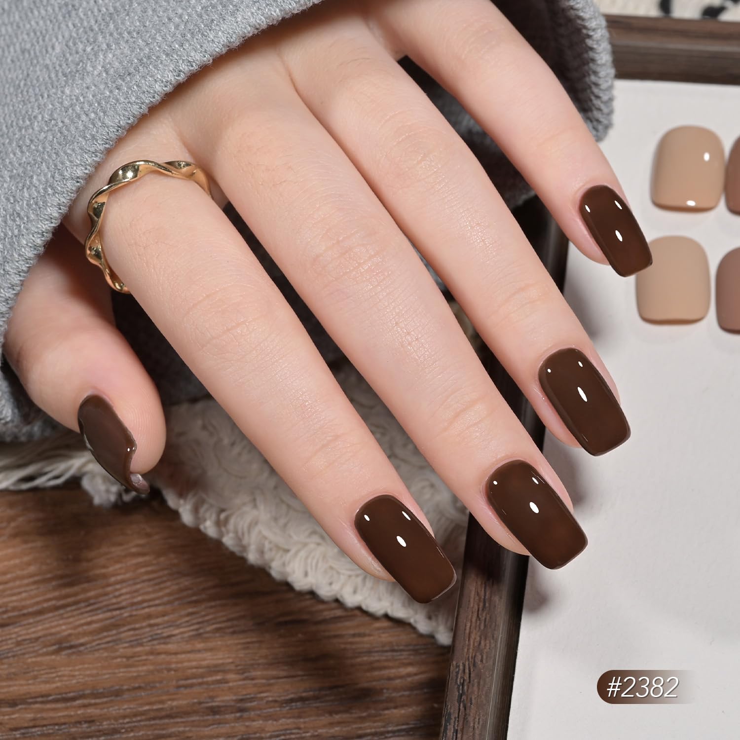 GAOY matte top coat for winter velvet matte look.