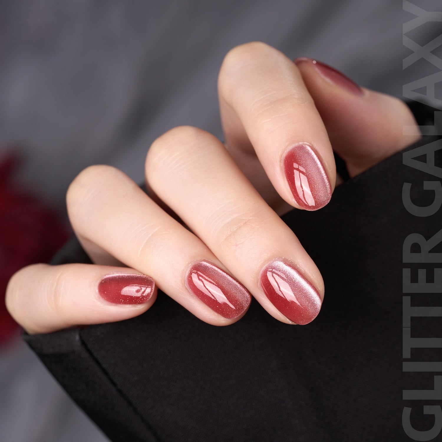 GAOY holographic cat eye nails demo with shimmering effect.