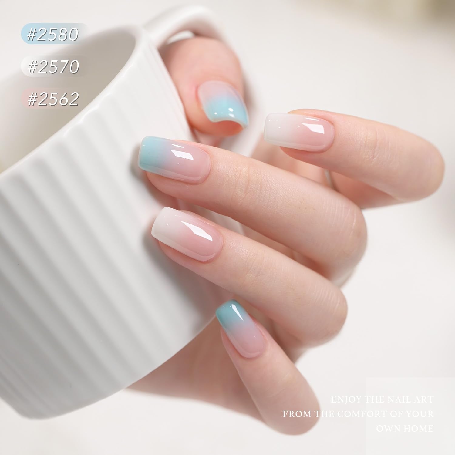 GAOY matte top coat creates a velvet winter look on gel nails