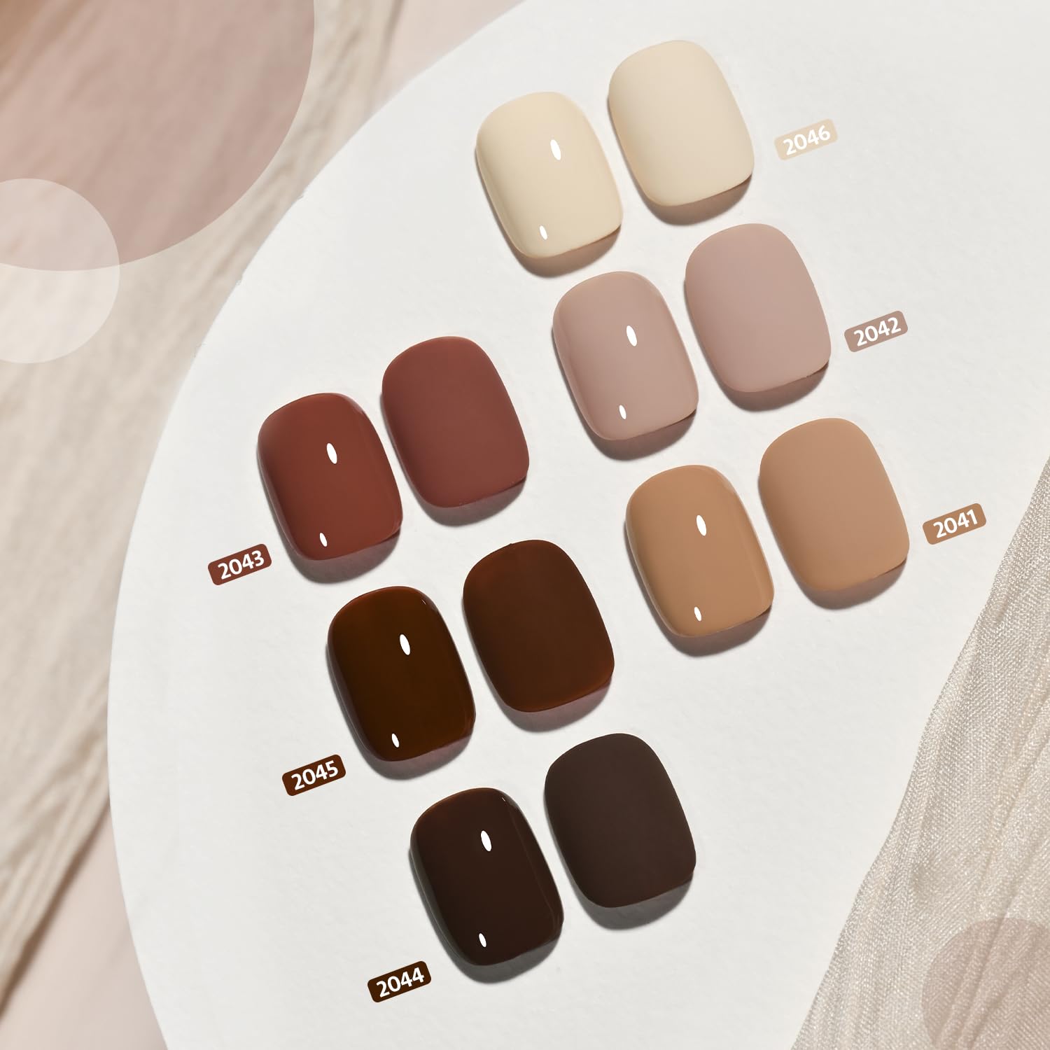 GAOY nude-brown fall gel-polish-bottle-2 provides durable color for long wear.