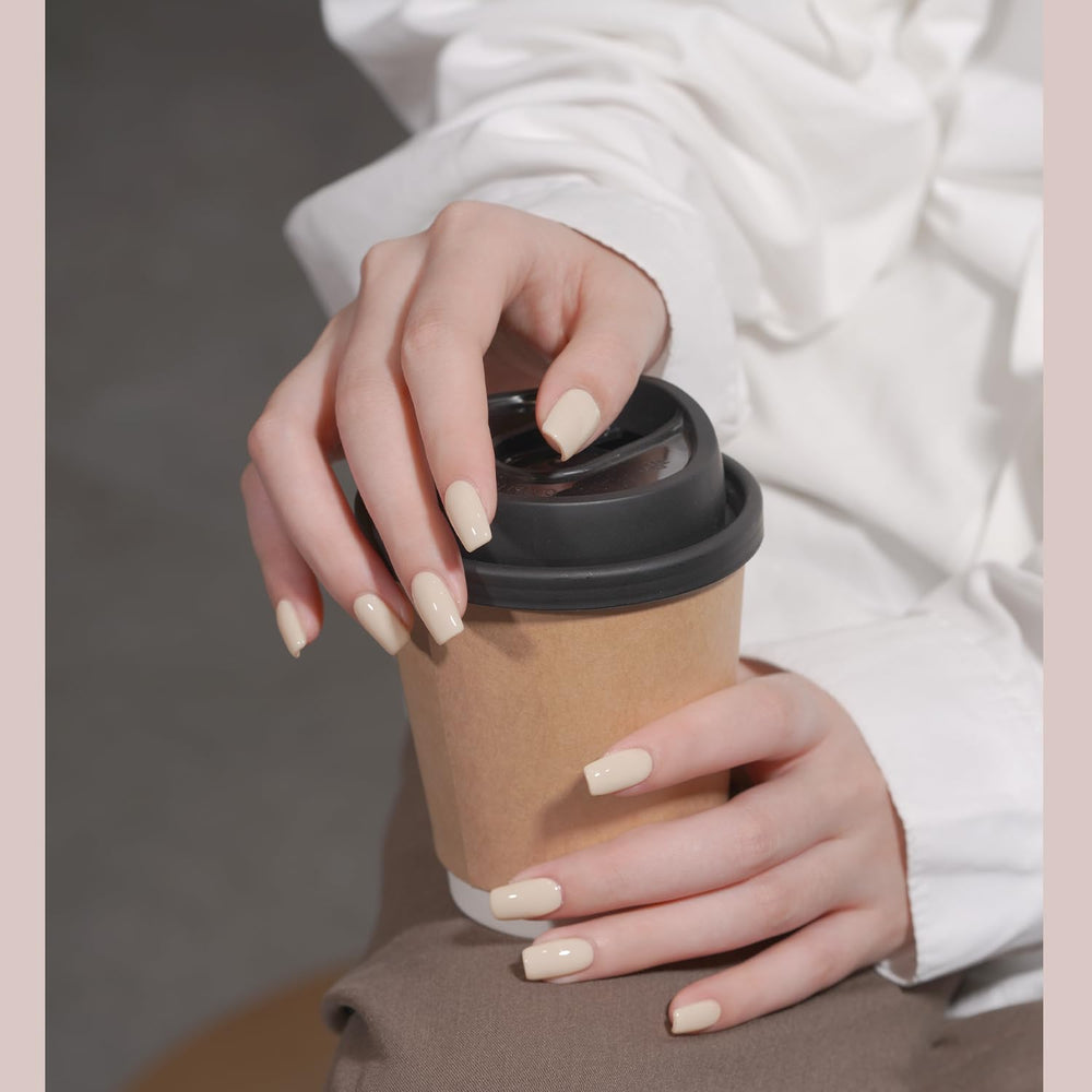 GAOY nude-brown fall gel-polish-bottle-4 offers glossy finish for shine.