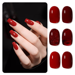 GAOY Viva Chili gel bottle close-up shows rich color payoff for chic nails