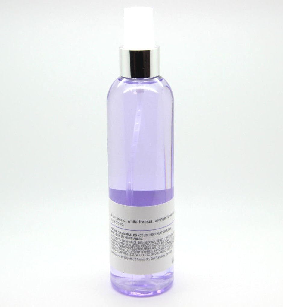 GAP Dream Body Mist spray captured, delivering light scent release for quick refresh.