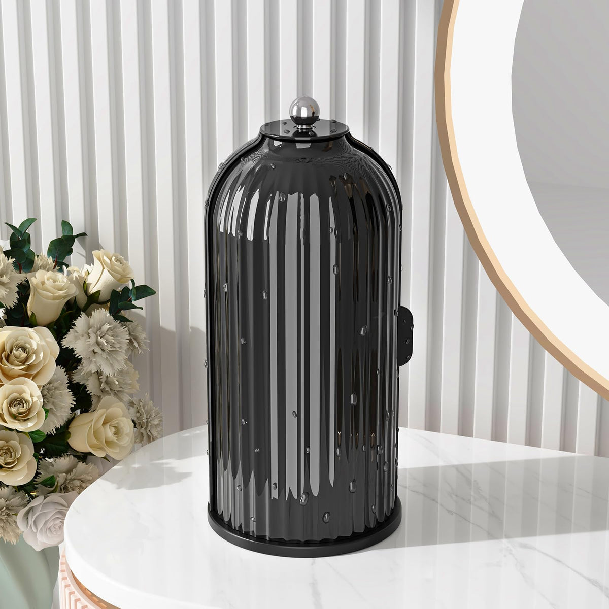 GAXmi makeup brush holder with lid keeps brushes dust-free on your vanity.