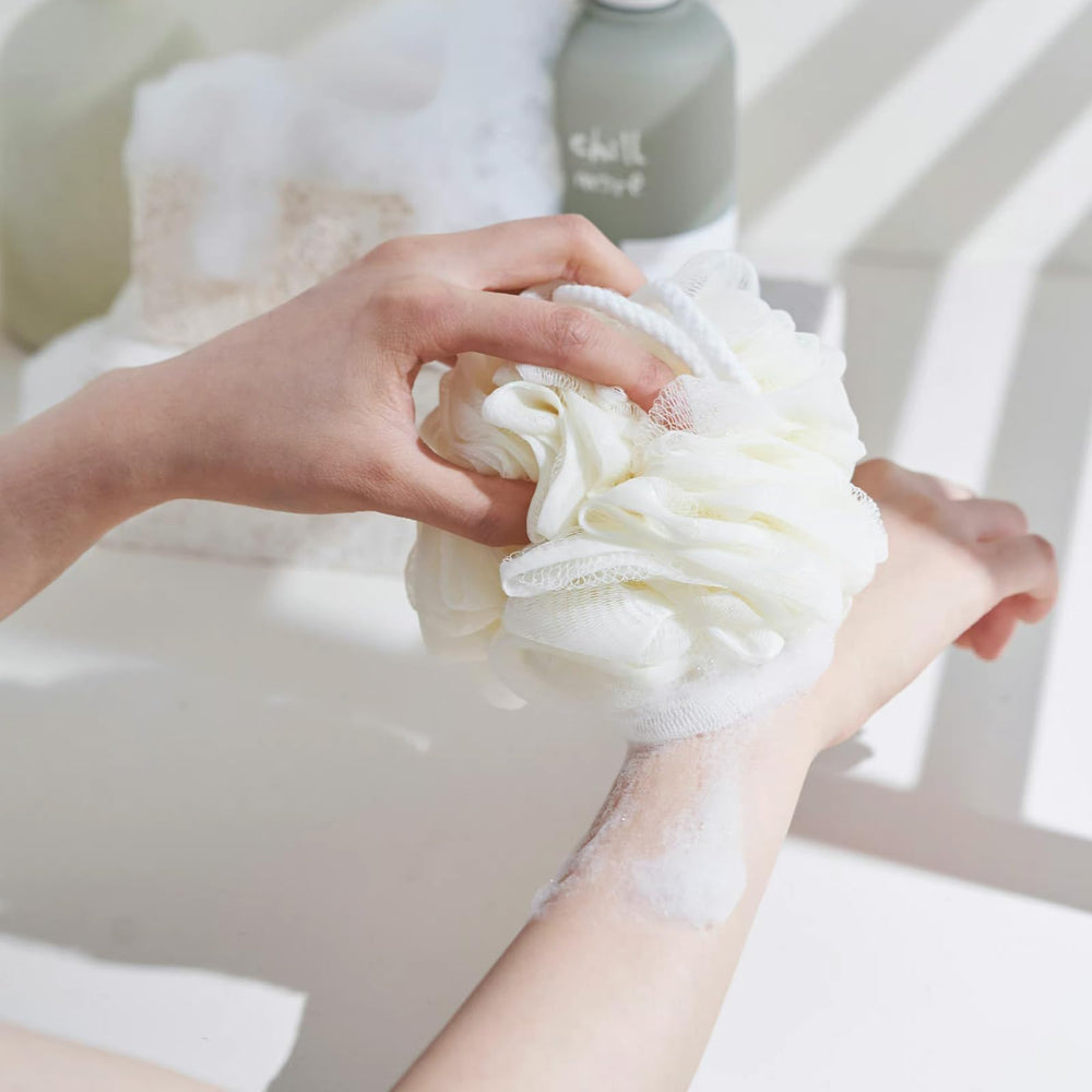 GEDEUBAN bar soap loofah in shower-ready design for quick cleaning.