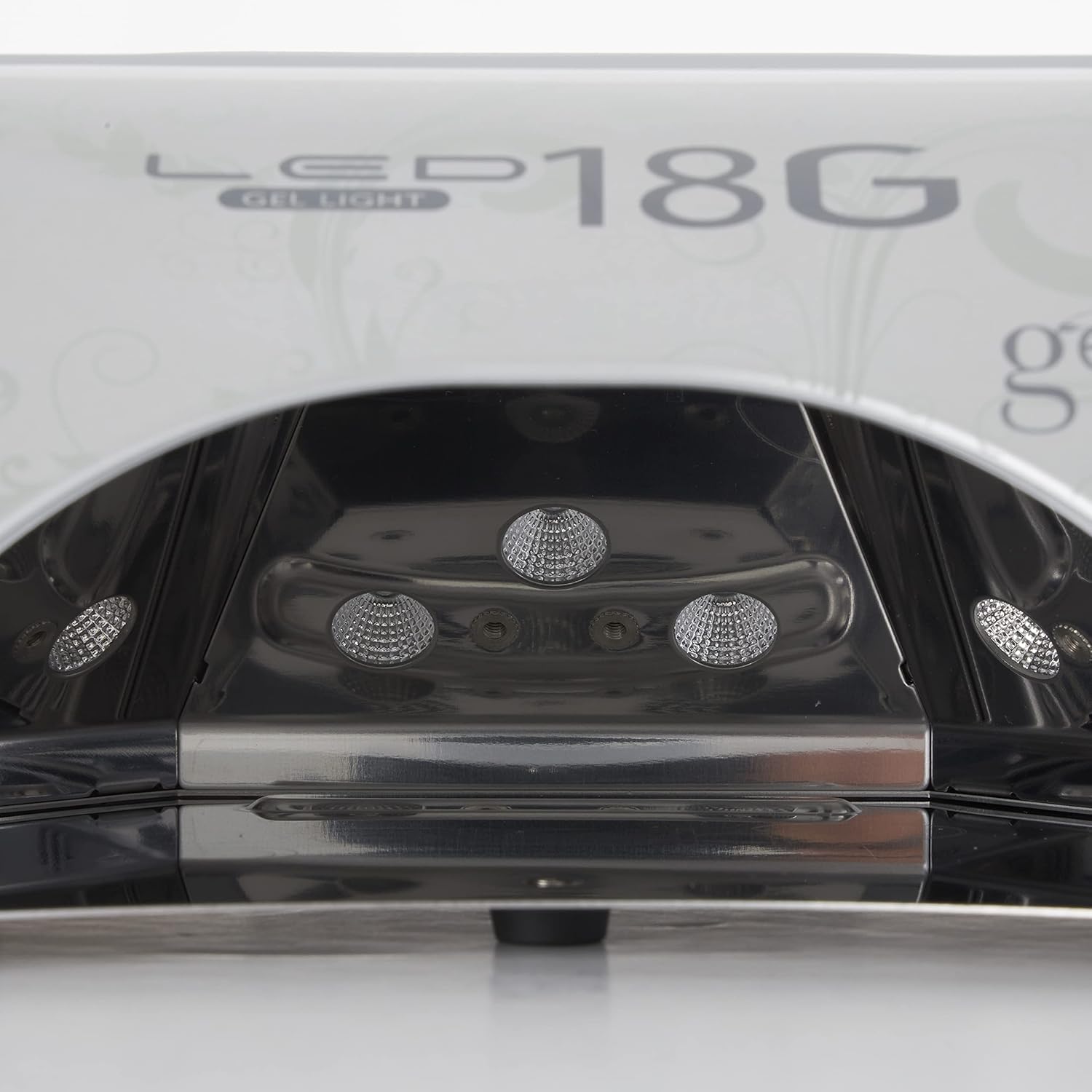Gelish 18G Classic LED light features SafeLight eyeshield for comfortable long sessions.