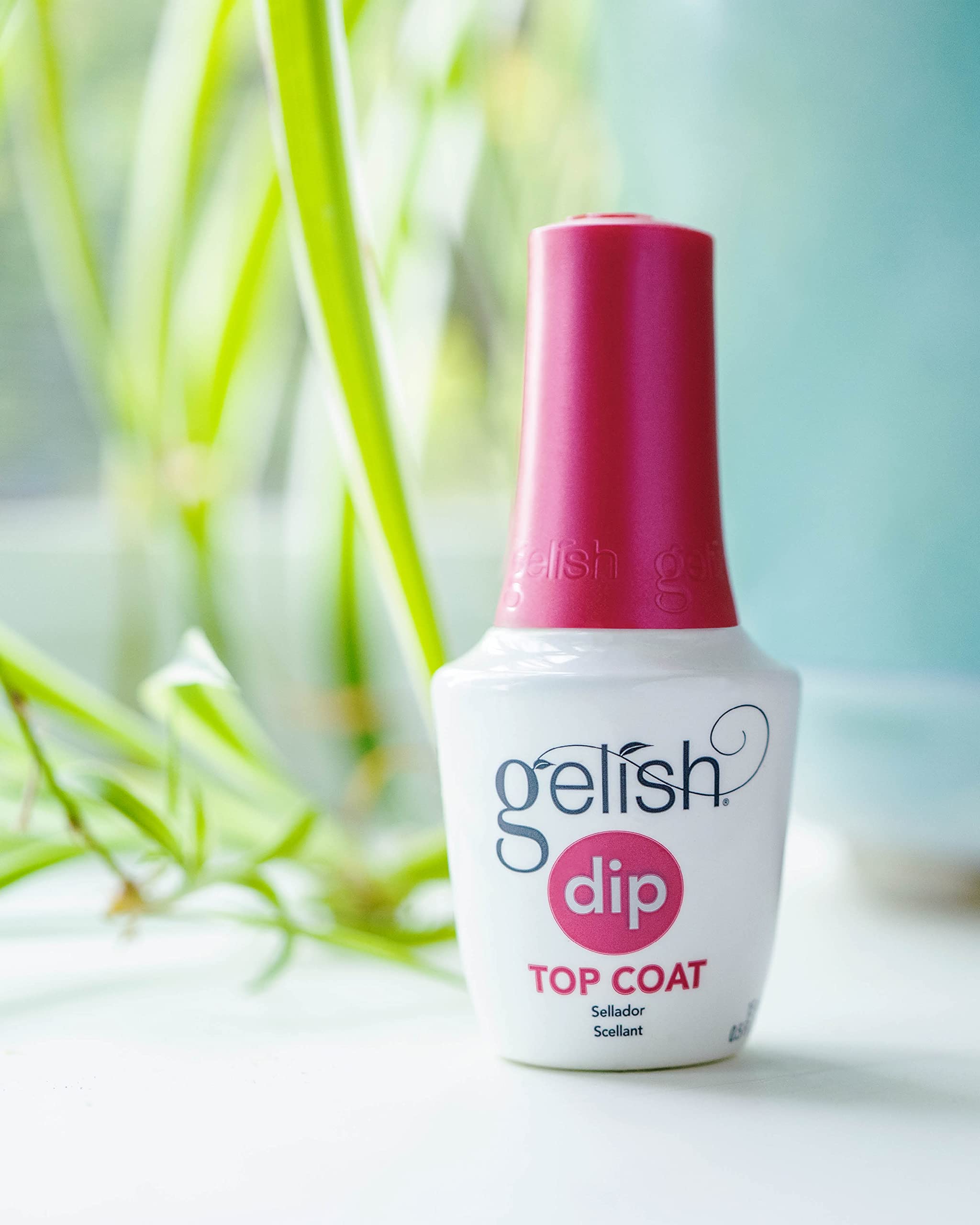 Gelish Dip Basix Kit no lamp required for convenient, odor-free nails.