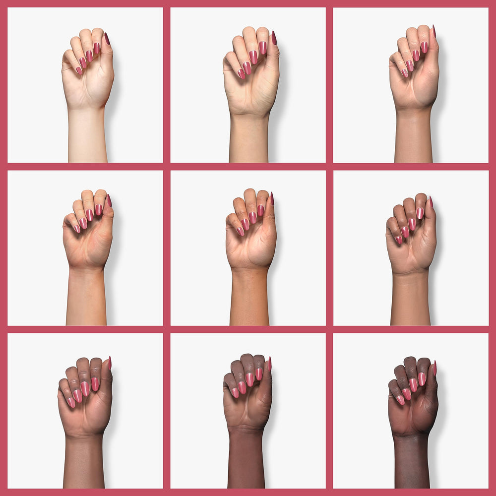 Gelish MINI chip-resistant finish looks durable and long-lasting.