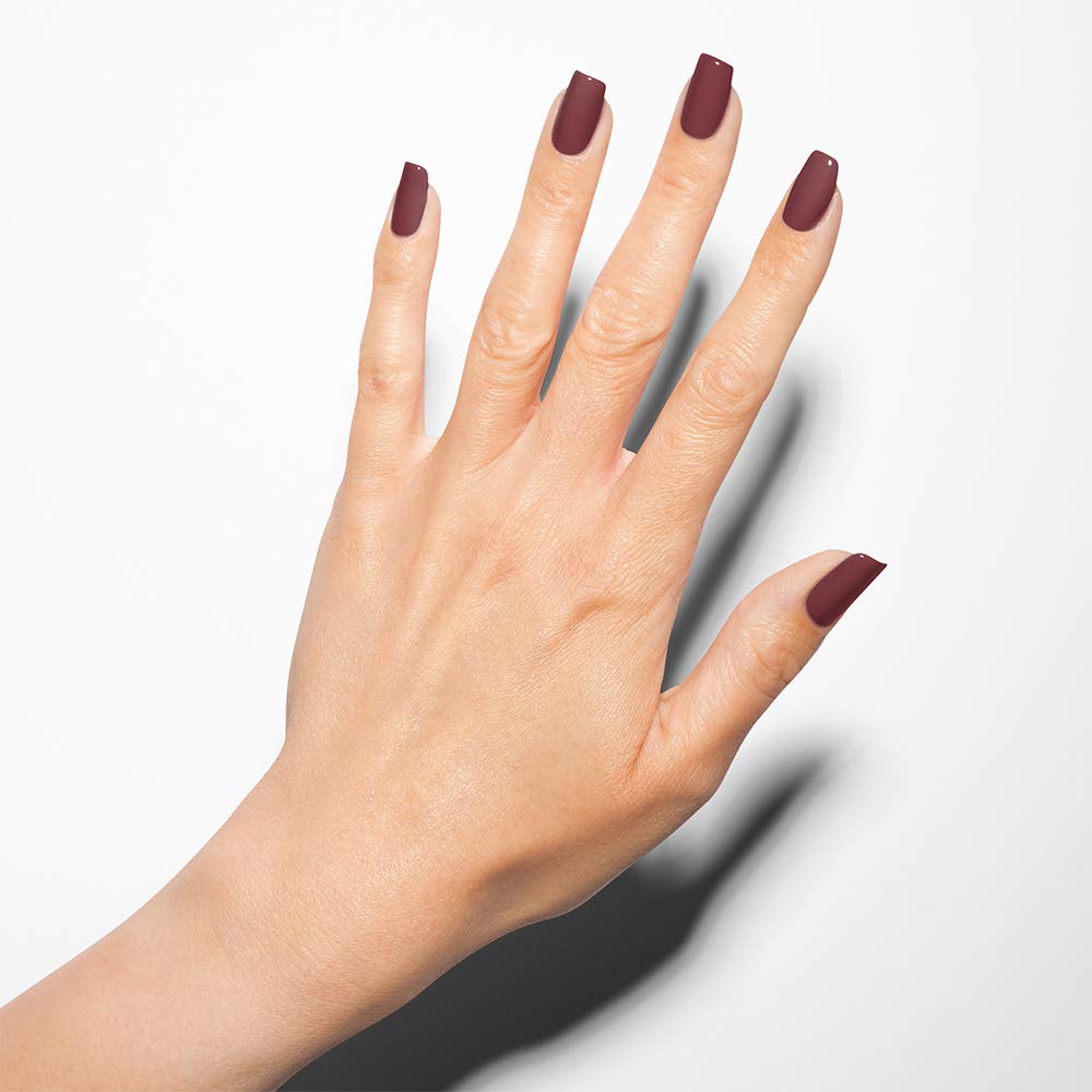 Gelish MINI soak-off gel technology allows simple removal.