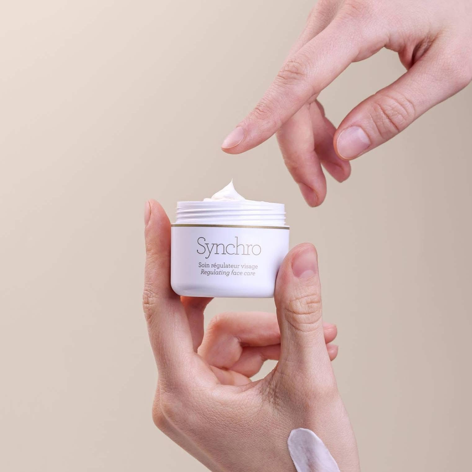 Gernetic Synchro Cream on the face smooths and revitalizes skin