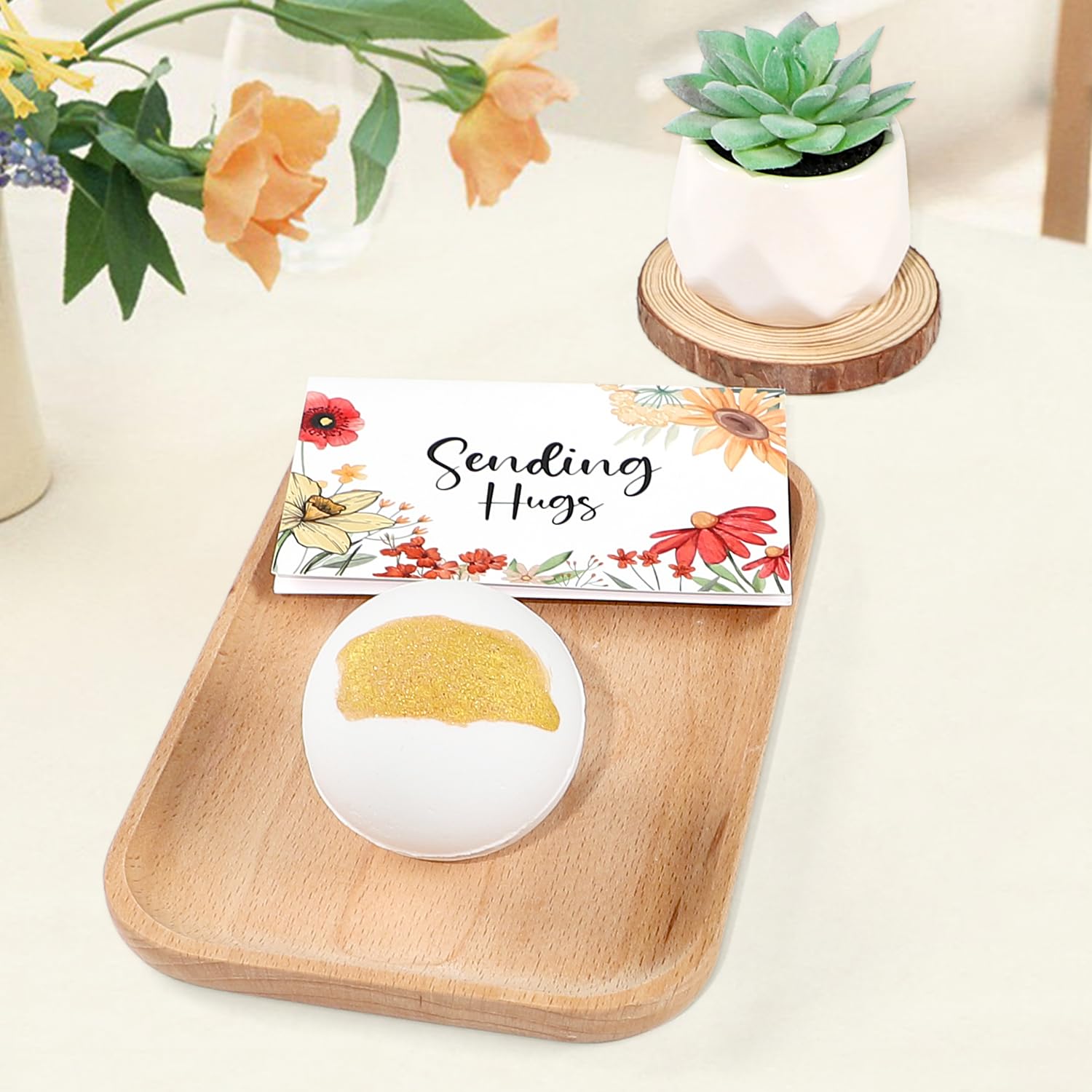 GiftPeak natural soy wax candle fills rooms with a subtle, calming glow.