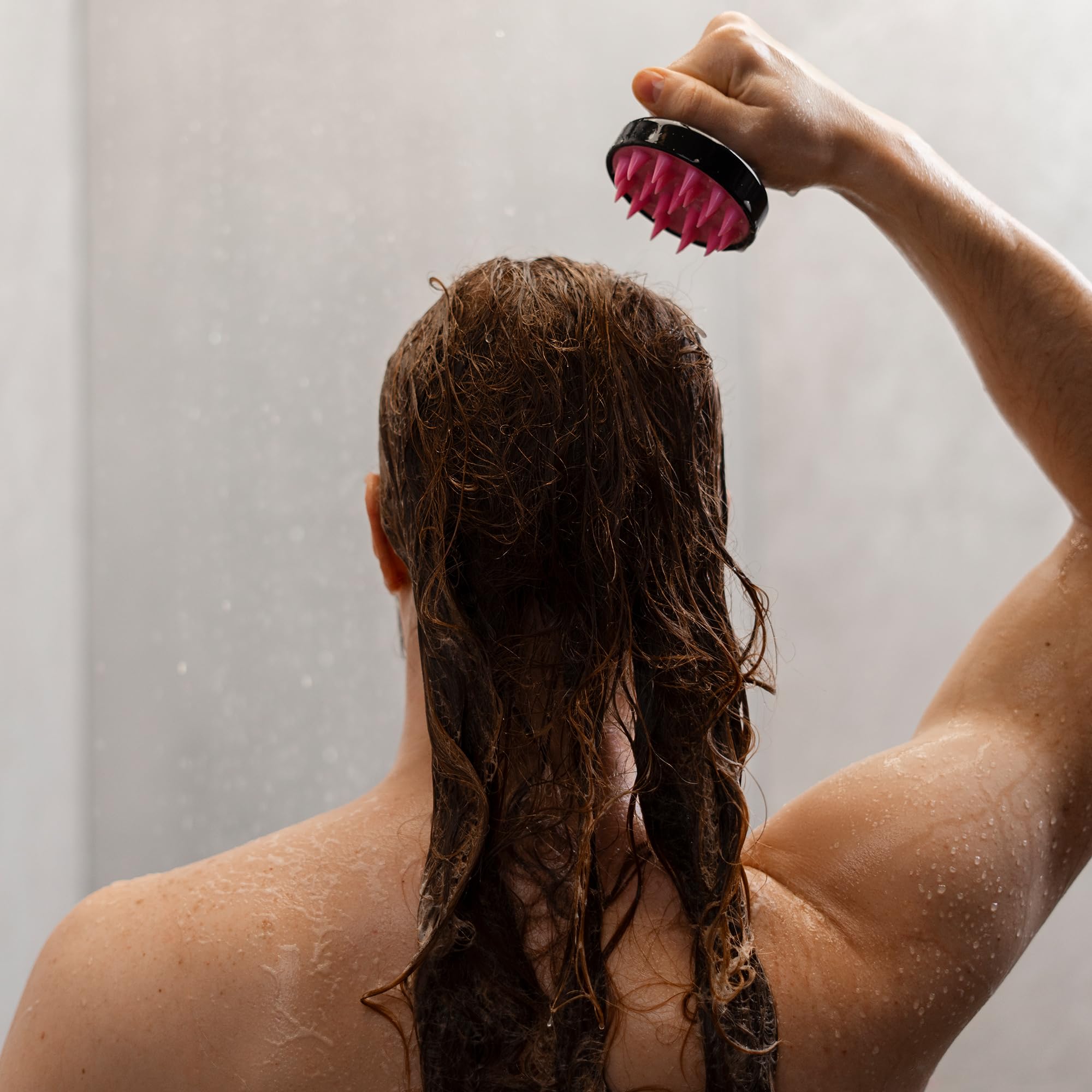 Gilchrist & Soames Zero% conditioner packaging highlights recycled materials.