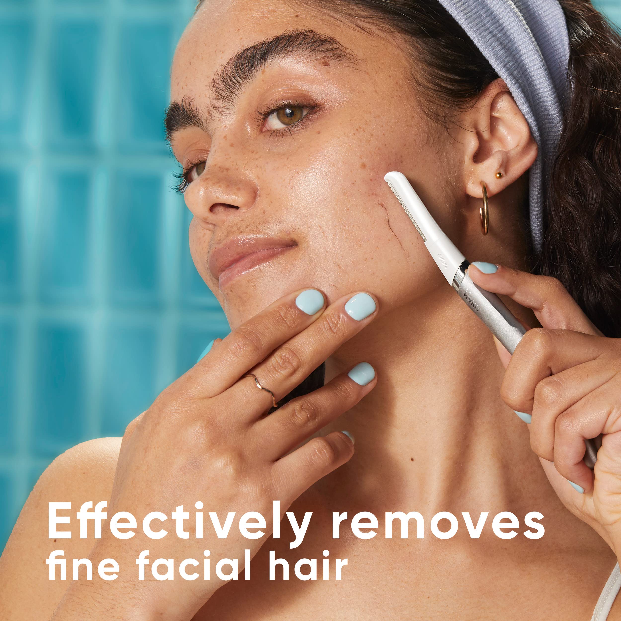 Gillette Venus dermaplaning blade showing exfoliation and glow potential.