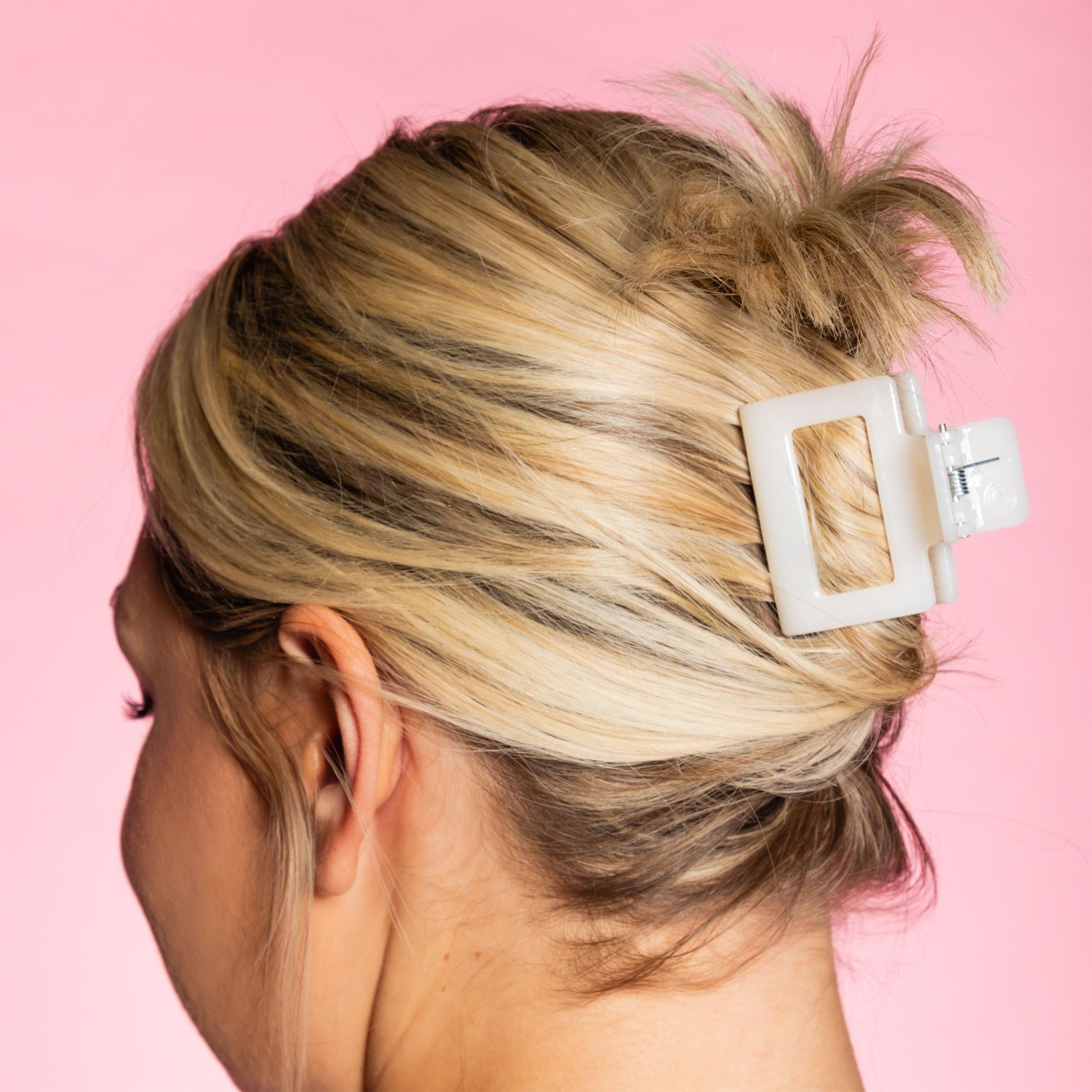 Clip GIMME BEAUTY compacto para diario, fijación estable sin dañar el cabello.
