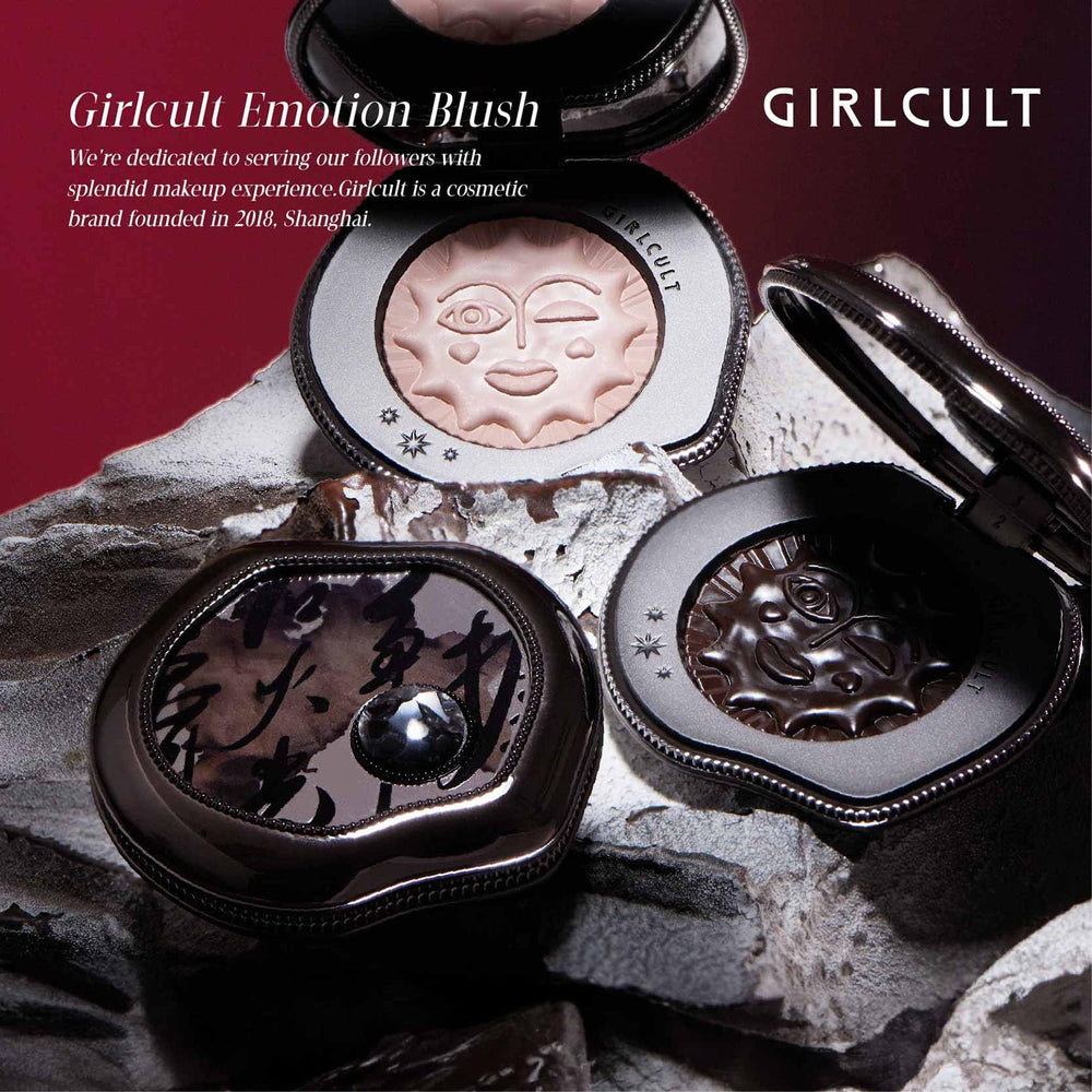 GIRLCULT Cream-to-Powder Blush blending-action highlights easy blend with brush or fingers