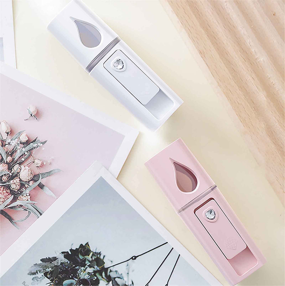GIVERARE Nano Facial Steamer USB rechargeable pink enables easy power on demand.