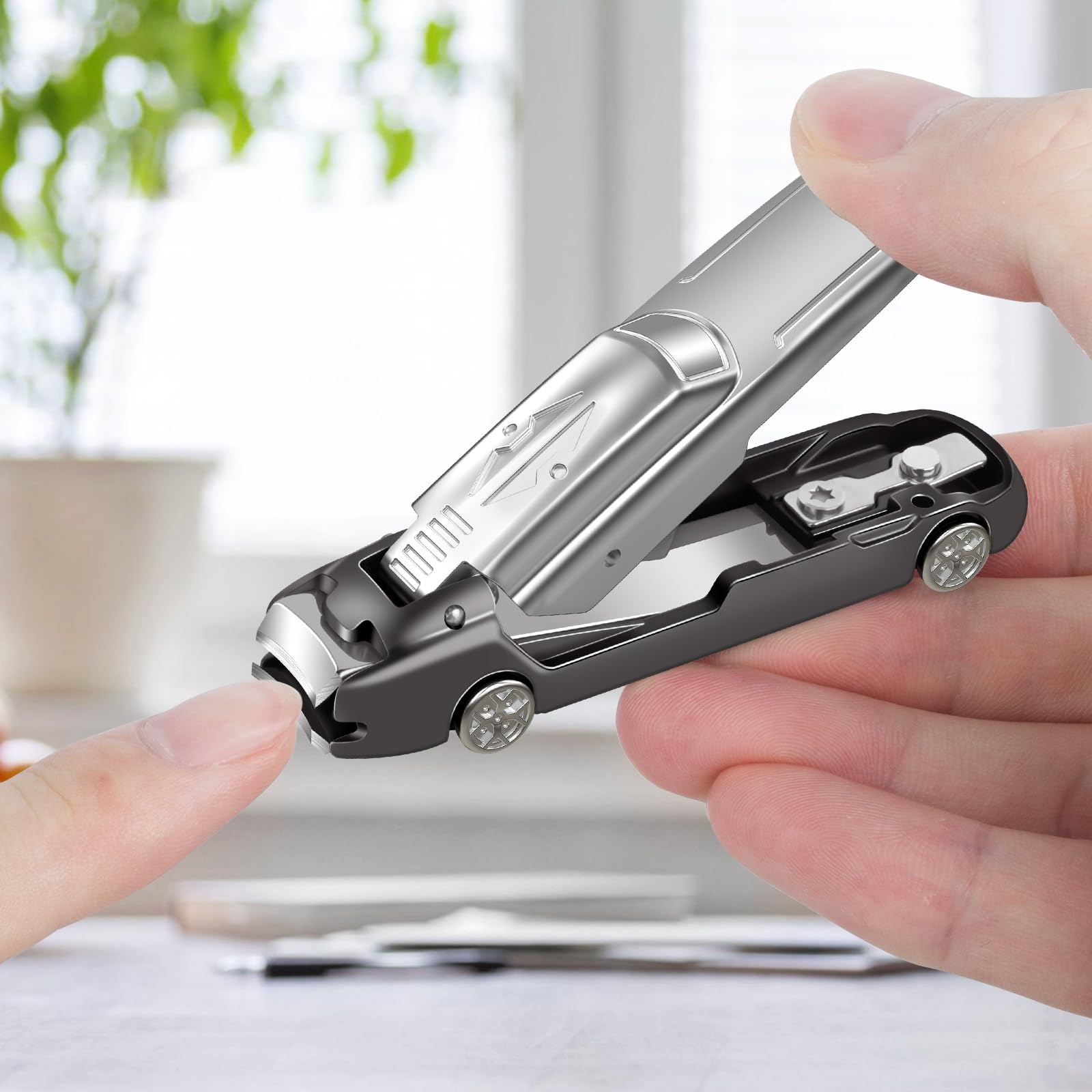 GJNL travel car-nail clipper design combines portability with practical use.
