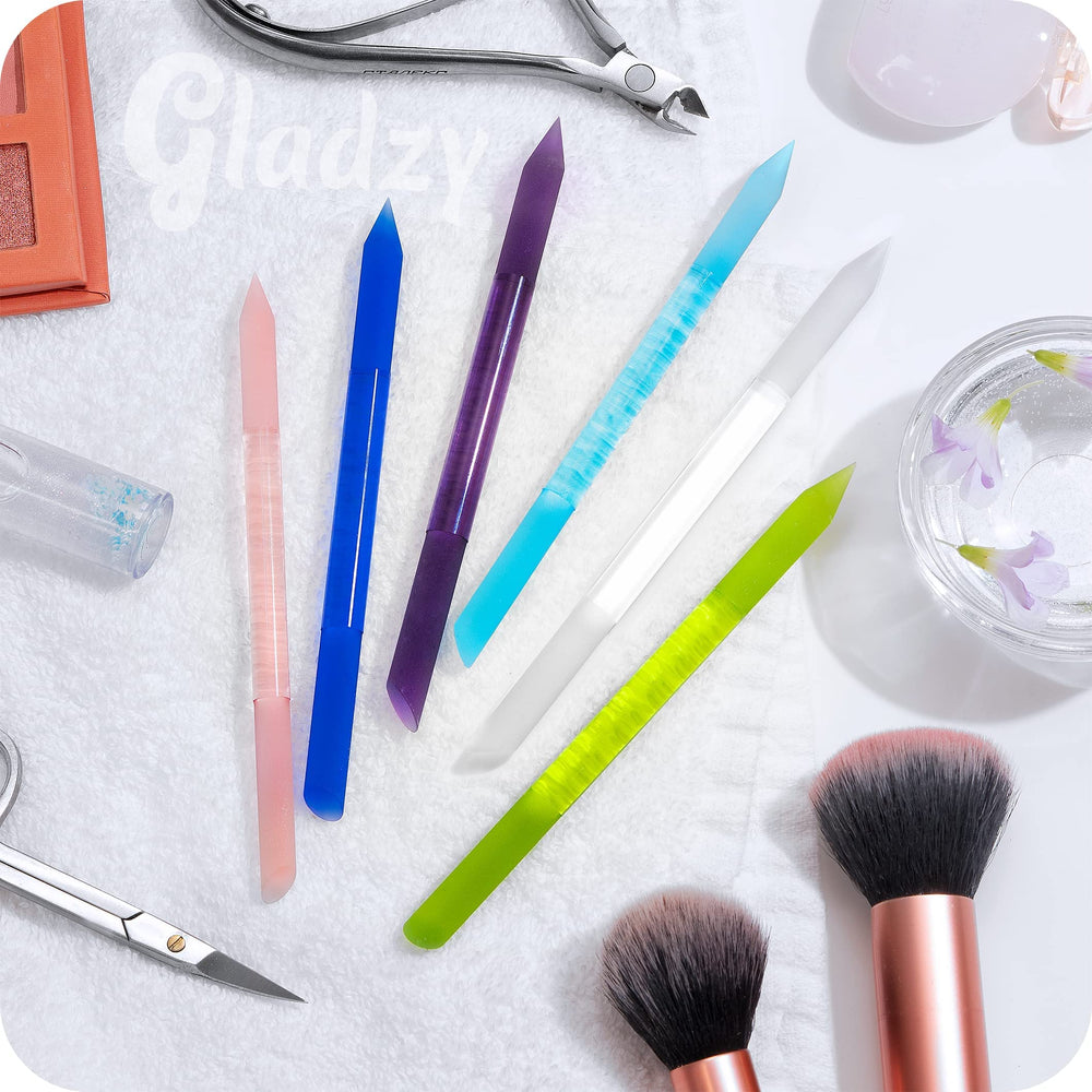GLADZY travel friendly cuticle pusher with protective sleeve for on the go use
