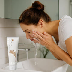 Glamfox Niacinamide brightening formula for a more even complexion over time.