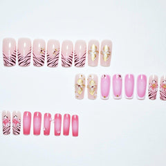 Gleamrain French tip nails showing timeless elegance and versatility.