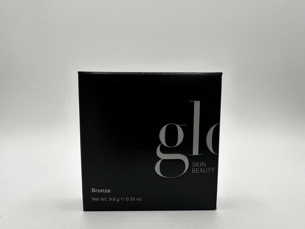 Glo Skin Beauty Bronzer Sunkiss soft shimmer detail provides subtle glow without heaviness.