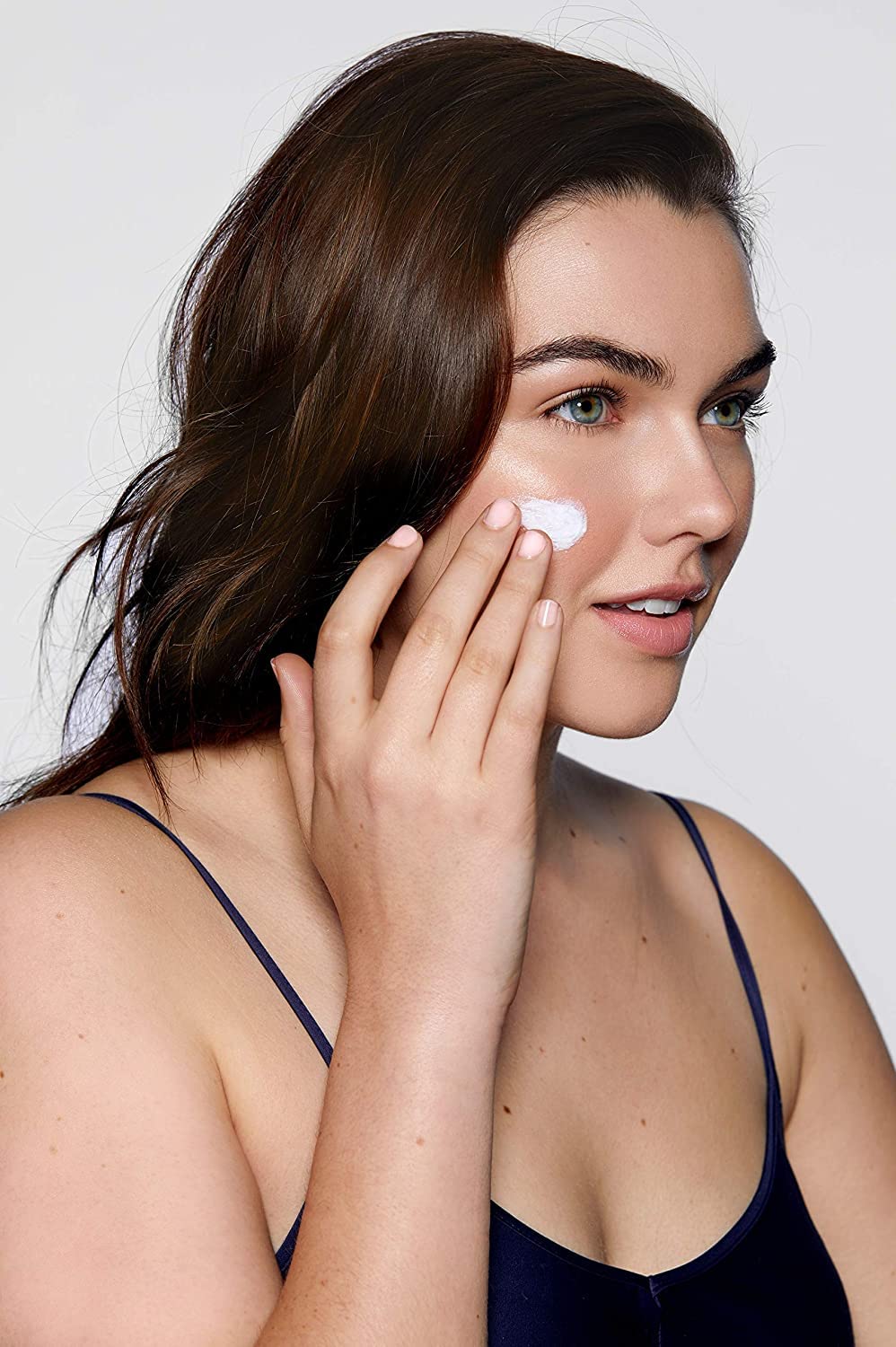 Glo Skin Beauty Restorative Cream night routine depicts nourishing comfort for overnight.