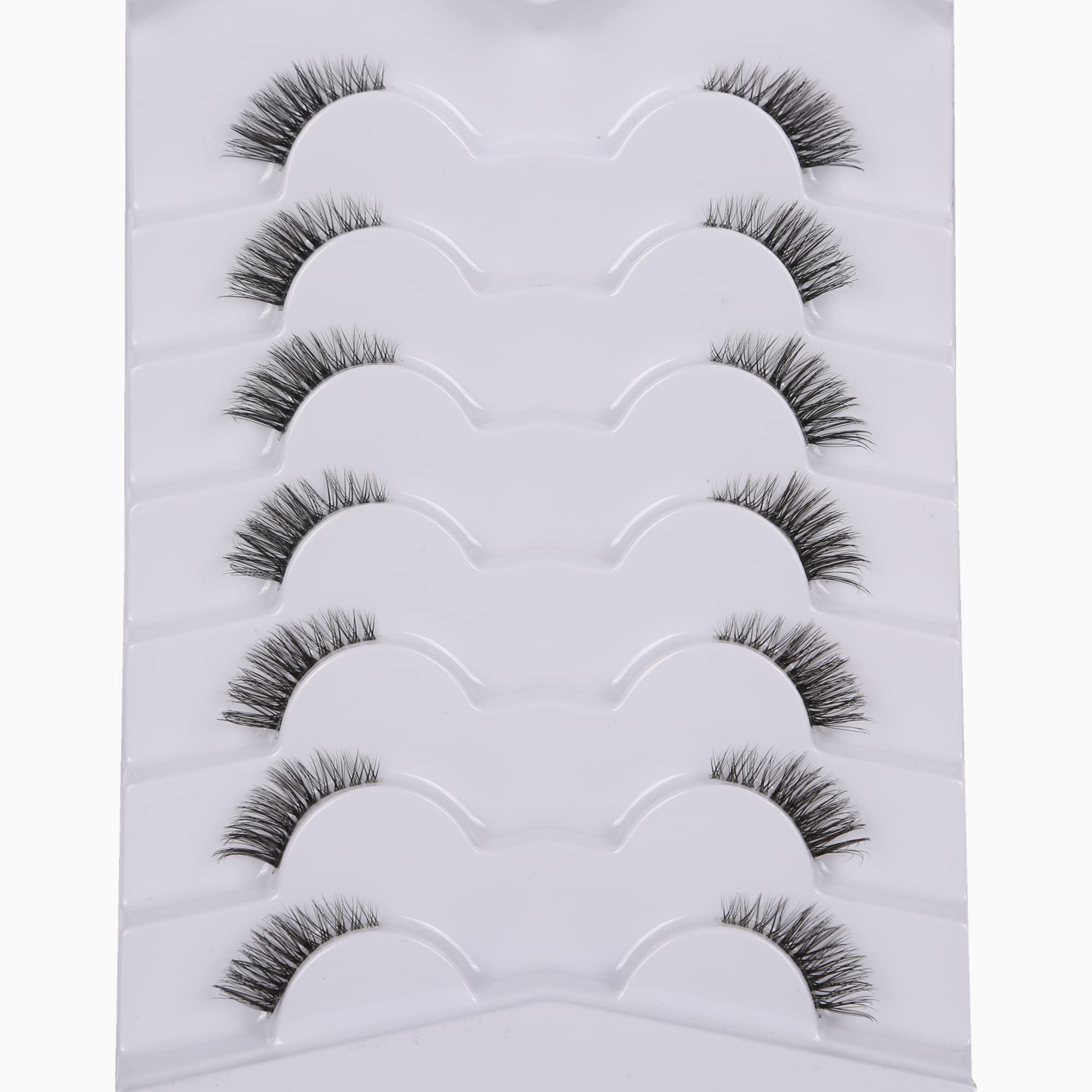 Gmagictobo half-lashes outer-corner stack demonstrates added volume with a subtle finish.