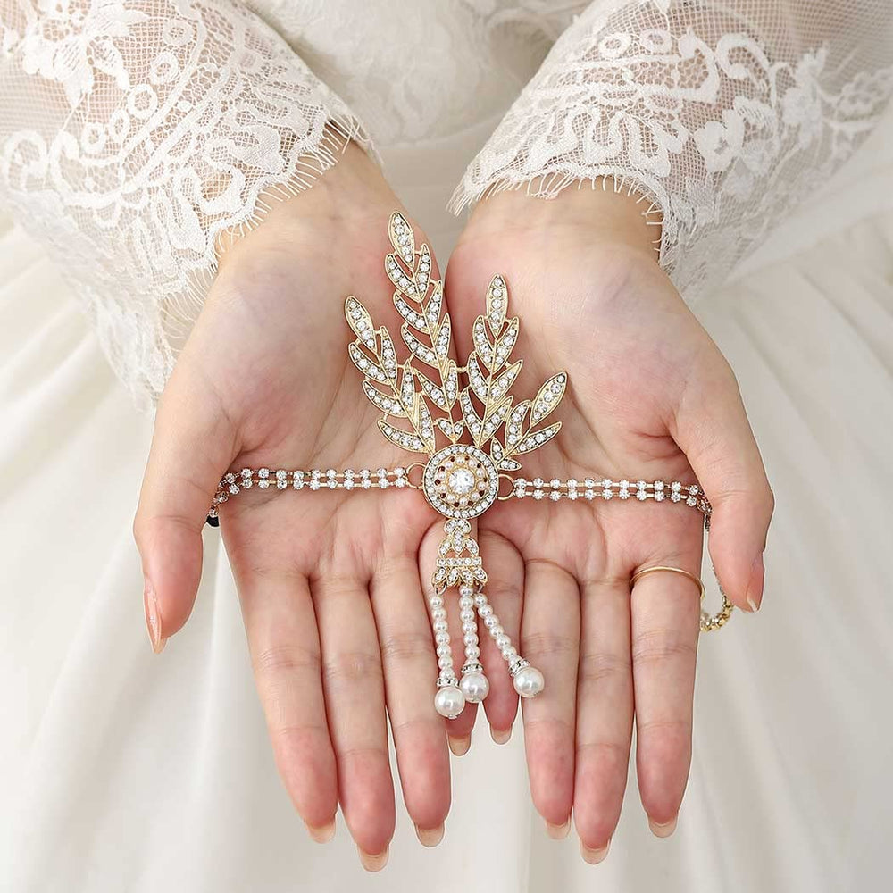 GORTIN roaring twenties headpiece brings authentic flair to costumes.