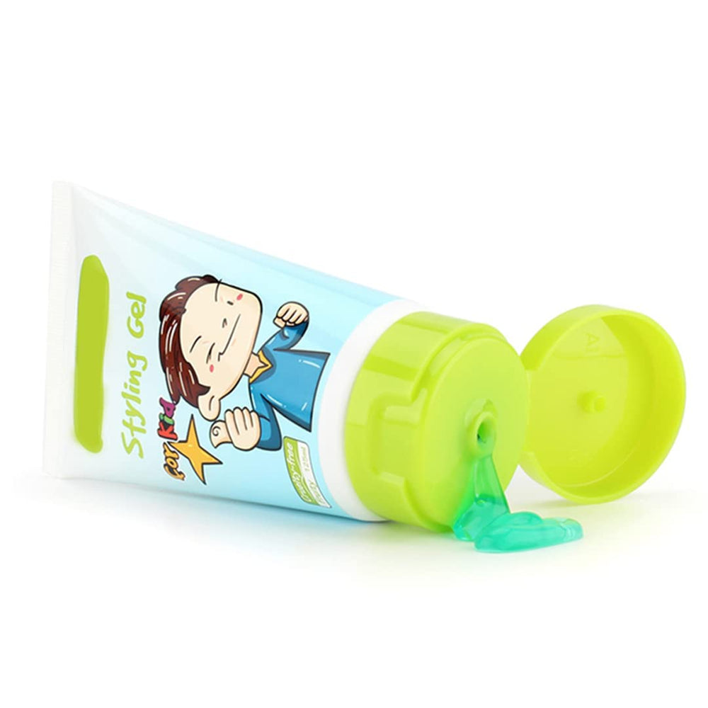 gowwim Kids Fresh Styling Hair Gel application shot shows how to rub and style.
