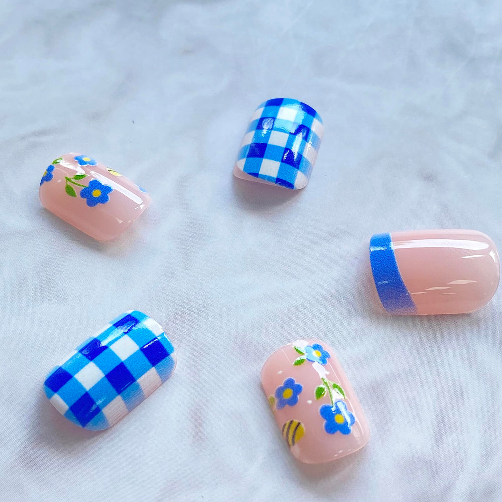 GRITOSE gift-ready nails for women and friends seeking stylish trends.