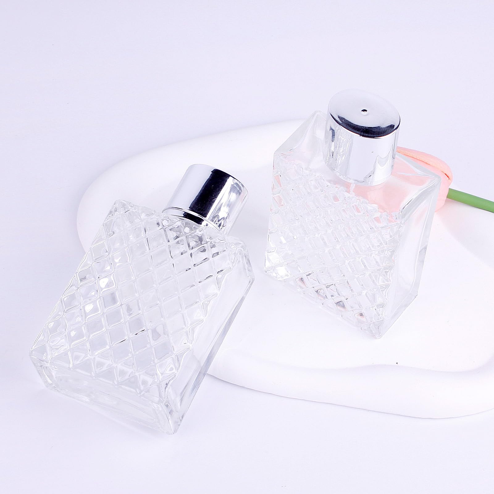 Gsteng vanity-ready bottle design adds a chic touch to your fragrance collection