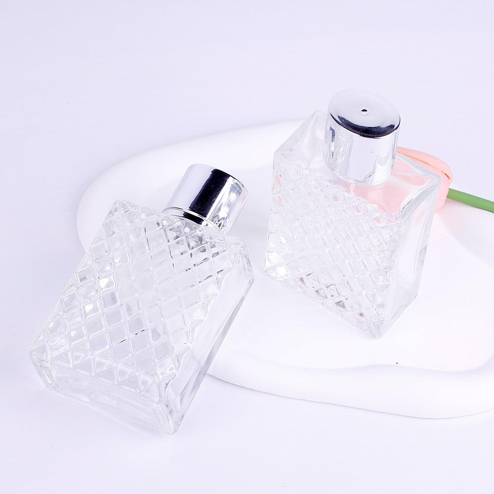 Gsteng vanity-ready bottle design adds a chic touch to your fragrance collection