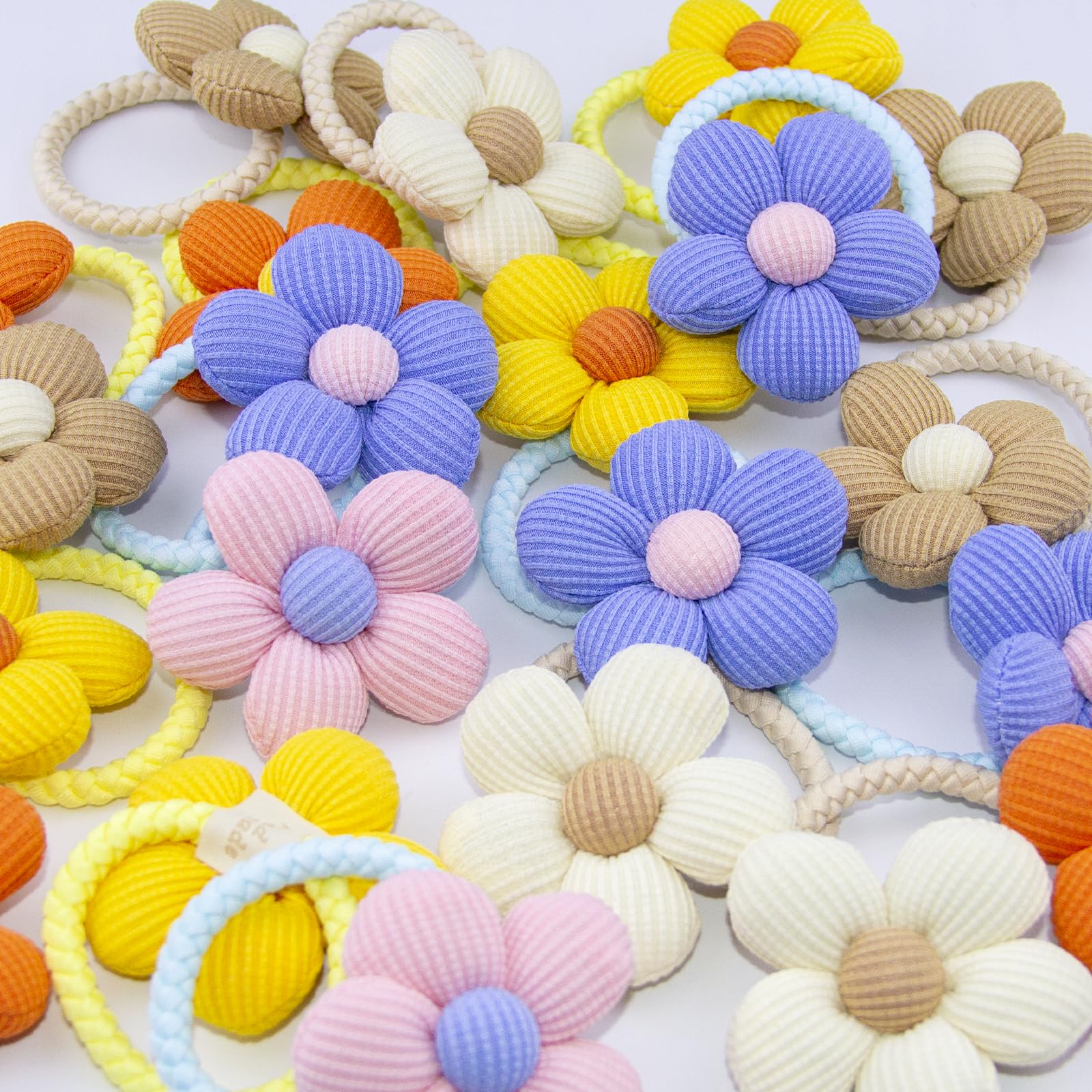 GTTUKK-3d-floral-bows-packaging features charming design and easy-to-spot branding