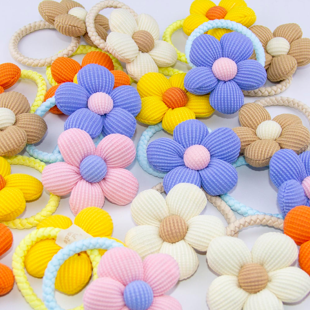 GTTUKK-3d-floral-bows-packaging features charming design and easy-to-spot branding