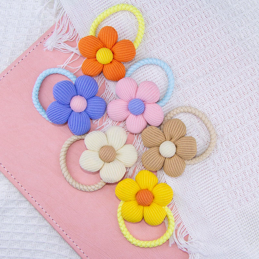 GTTUKK secure-ponytail-hair-ties demonstrates reliable hold for ponytails during sports