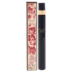 Gucci Bloom Intense pear-ginger note close-up suggests bright daytime aroma