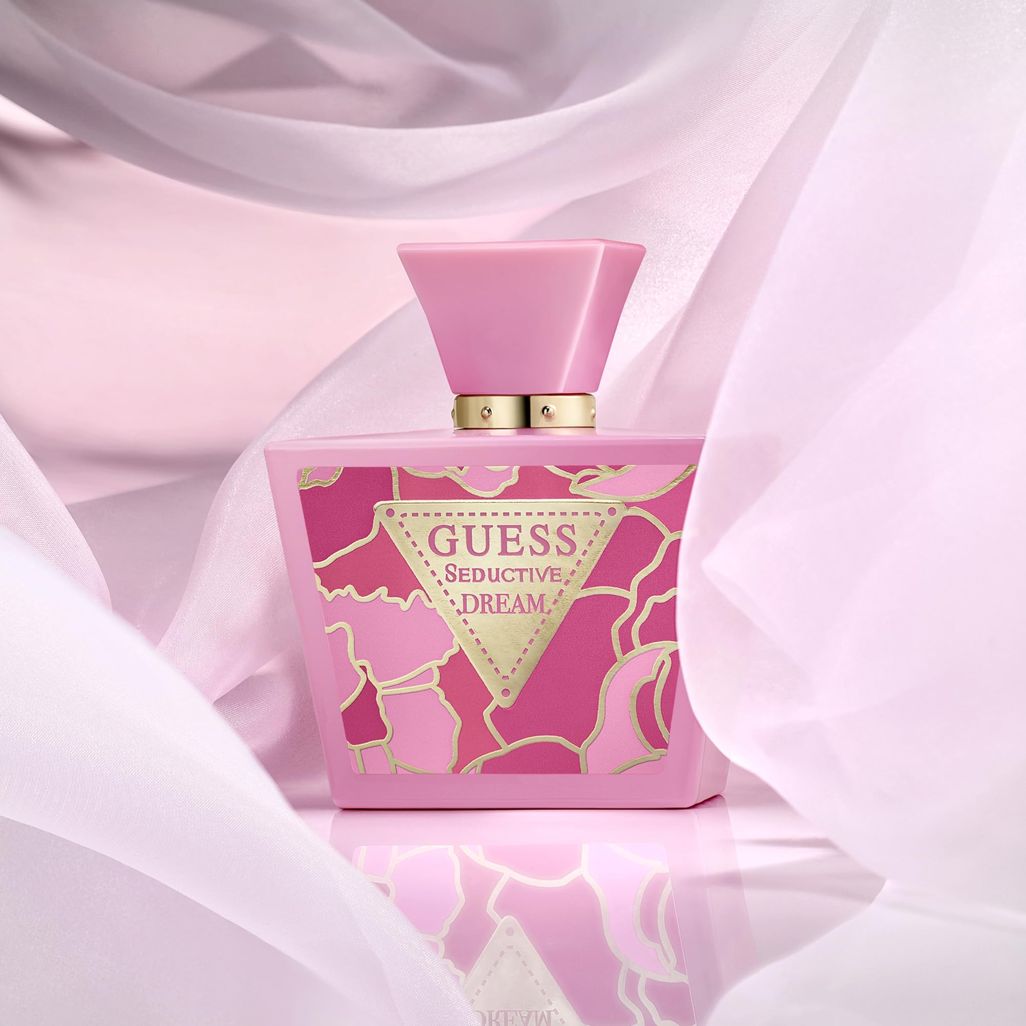 GUESS Seductive Dream vanilla-sugar-base suggests lasting warmth for evenings.