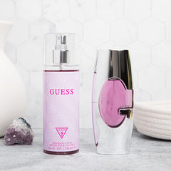 GUESS Women EDP cap closeup features premium closure and travel-friendly sophistication.